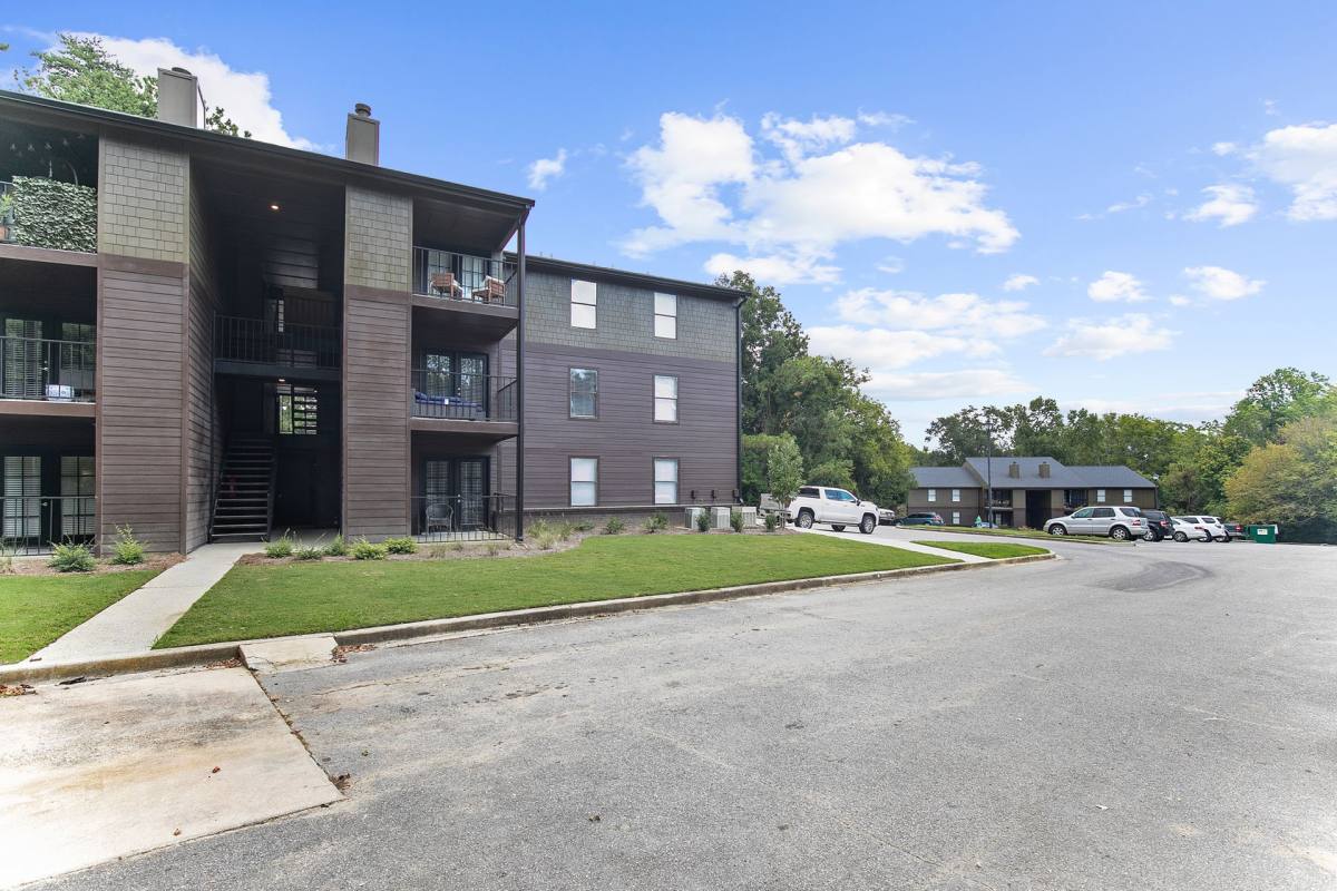 Apartment for rent at 3801 Green Valley Dr, Birmingham, AL 35243