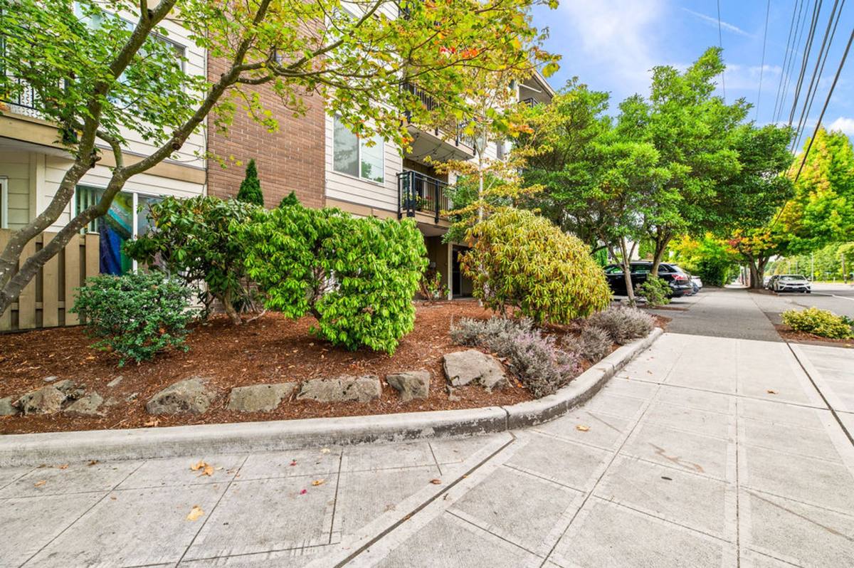 Apartment for rent at 4051 Gilman Ave W, Seattle, WA 98199