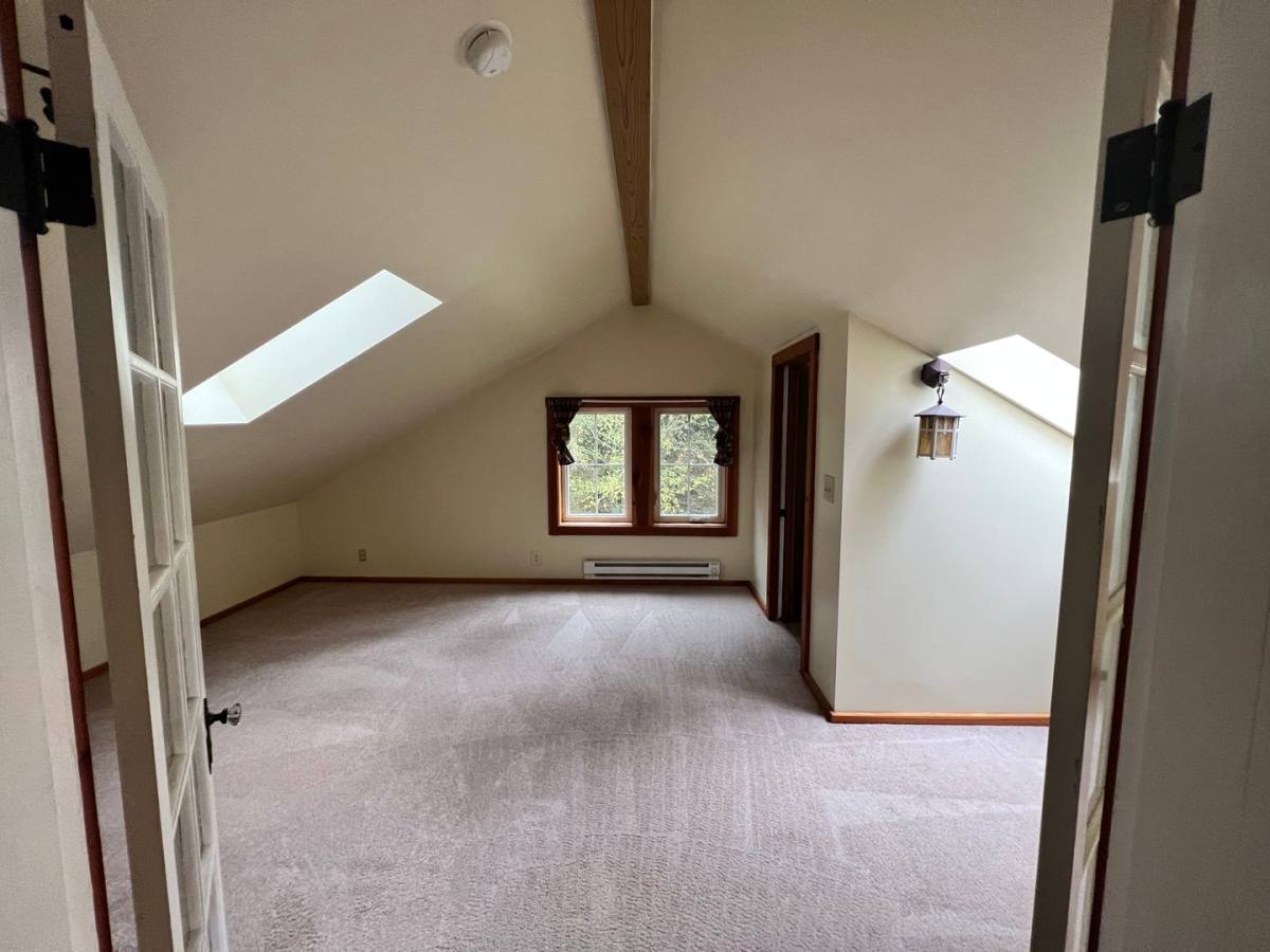 Apartment for rent at 741 Ellwood Dr, Coupeville, WA 98239