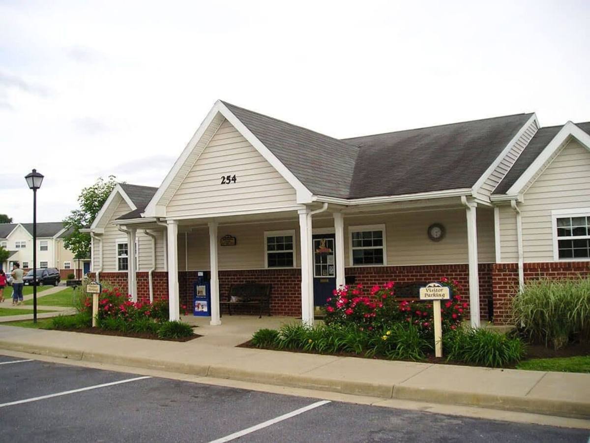 Apartment for rent at 254 Lora Dr, Woodstock, VA 22664