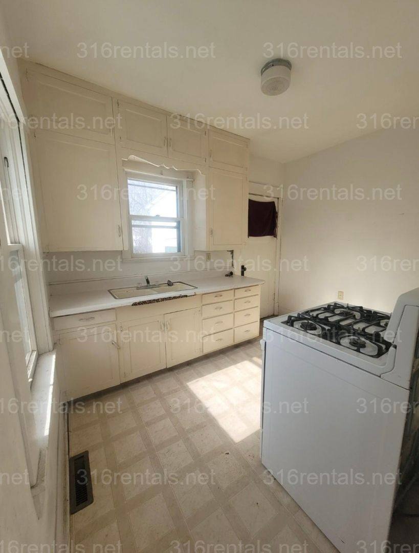 House for rent at 603 N High St, Newton, KS 67114