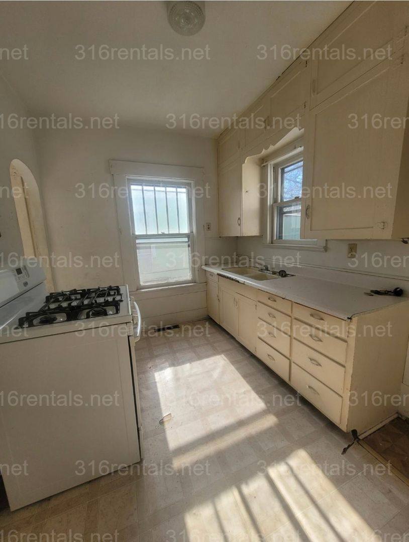House for rent at 603 N High St, Newton, KS 67114