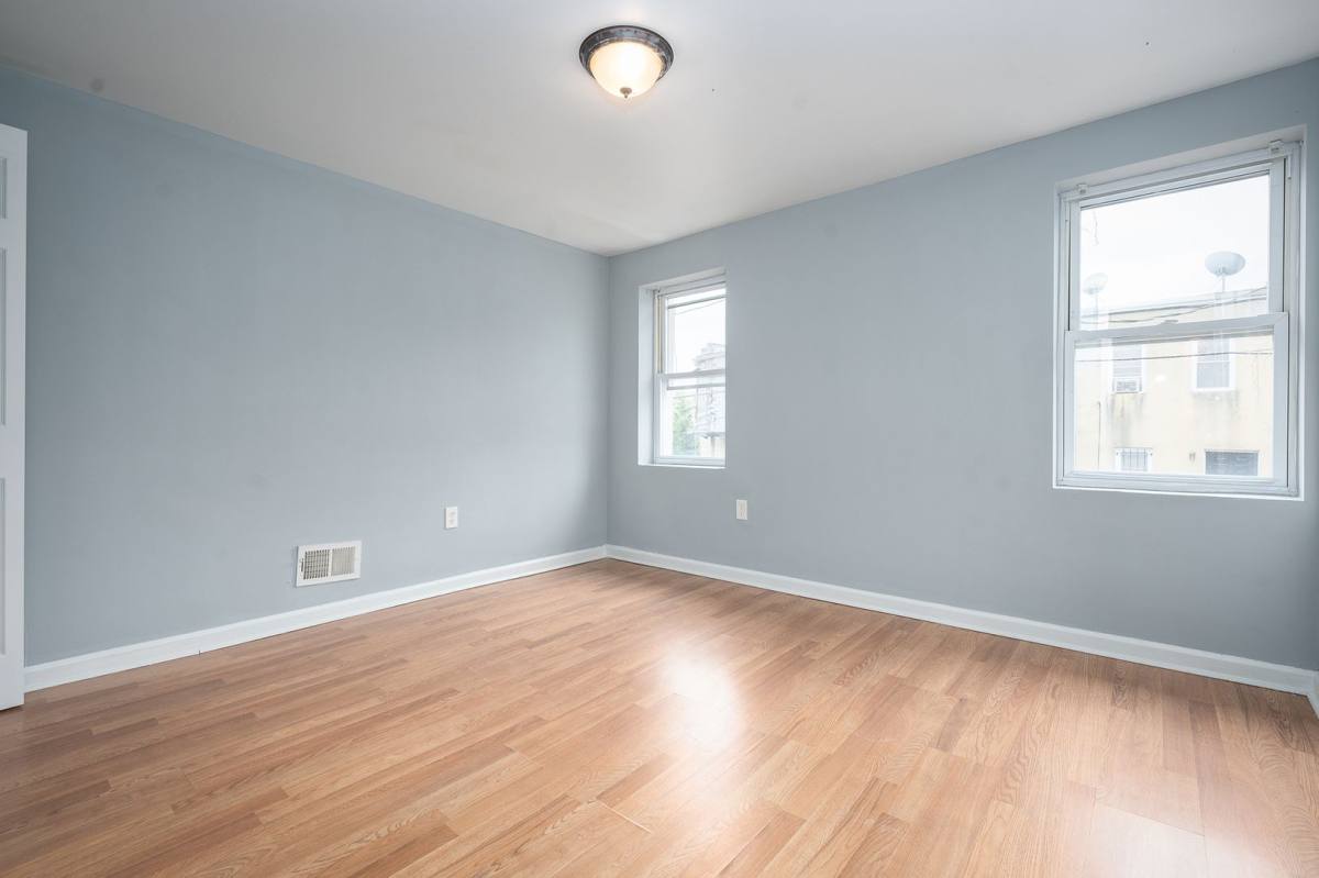 Townhouse for rent at 1562 N Woodyear St, Baltimore, MD 21217