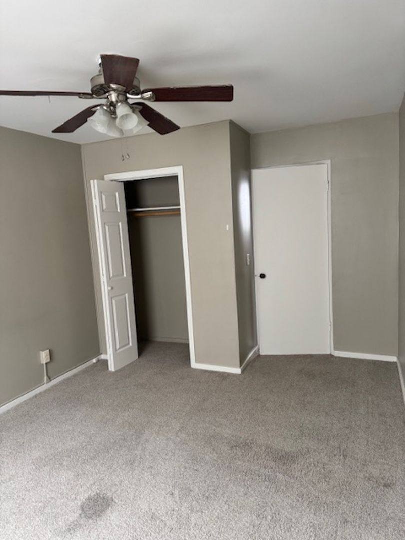 Apartment for rent at 4809-4819 Knoxville Ave, Peoria, IL 61614