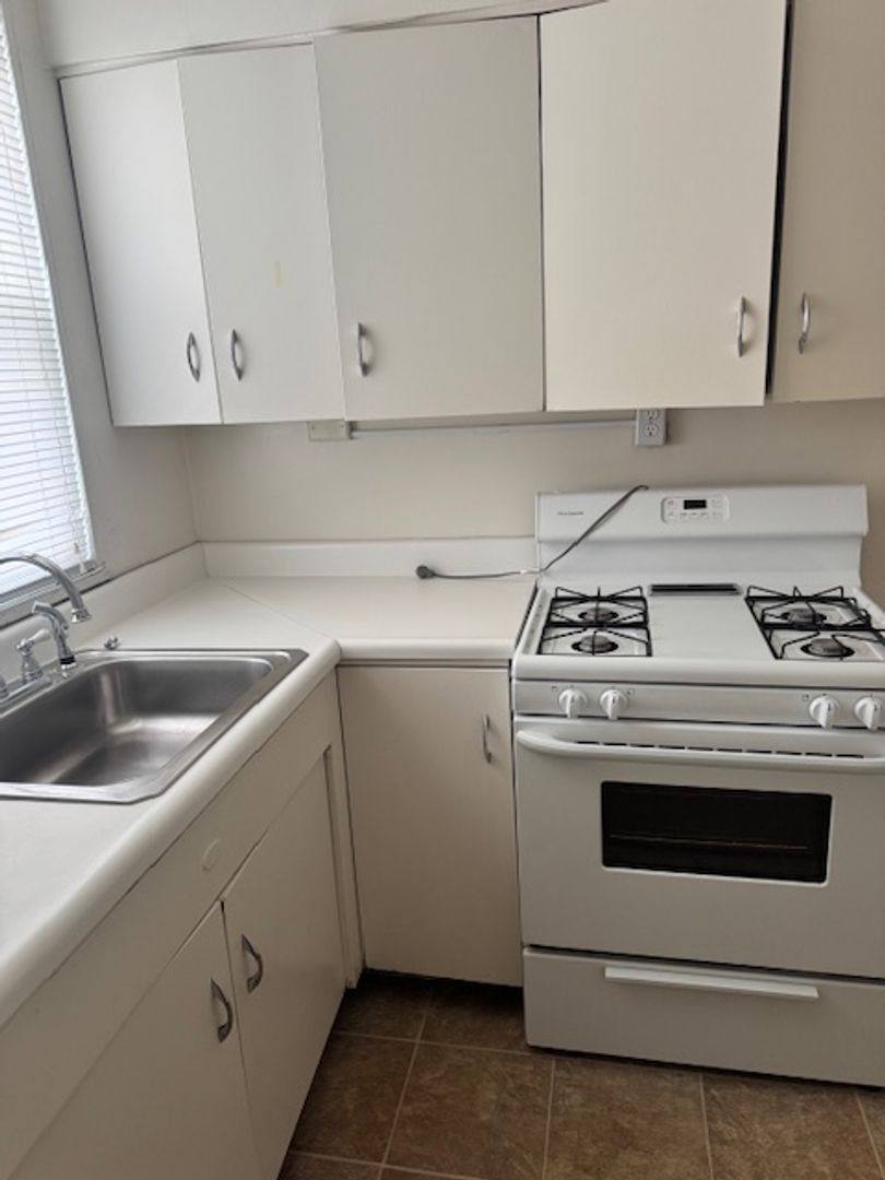 Apartment for rent at 4809-4819 Knoxville Ave, Peoria, IL 61614