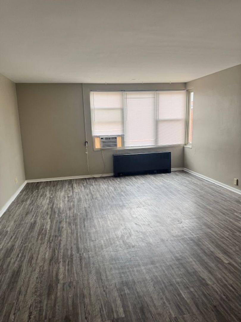Apartment for rent at 4809-4819 Knoxville Ave, Peoria, IL 61614