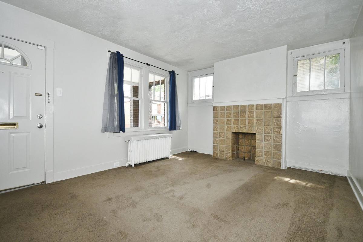 Apartment for rent at 1721 Montier St, Pittsburgh, PA 15221