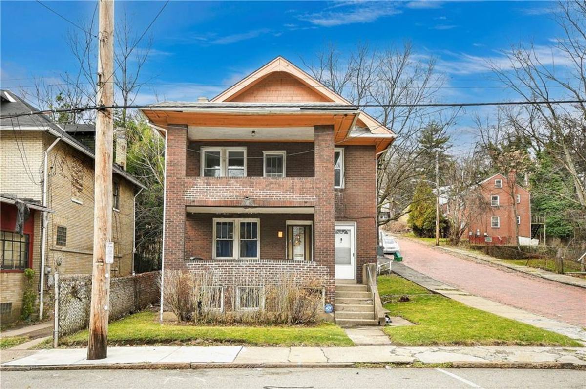 Apartment for rent at 1721 Montier St, Pittsburgh, PA 15221