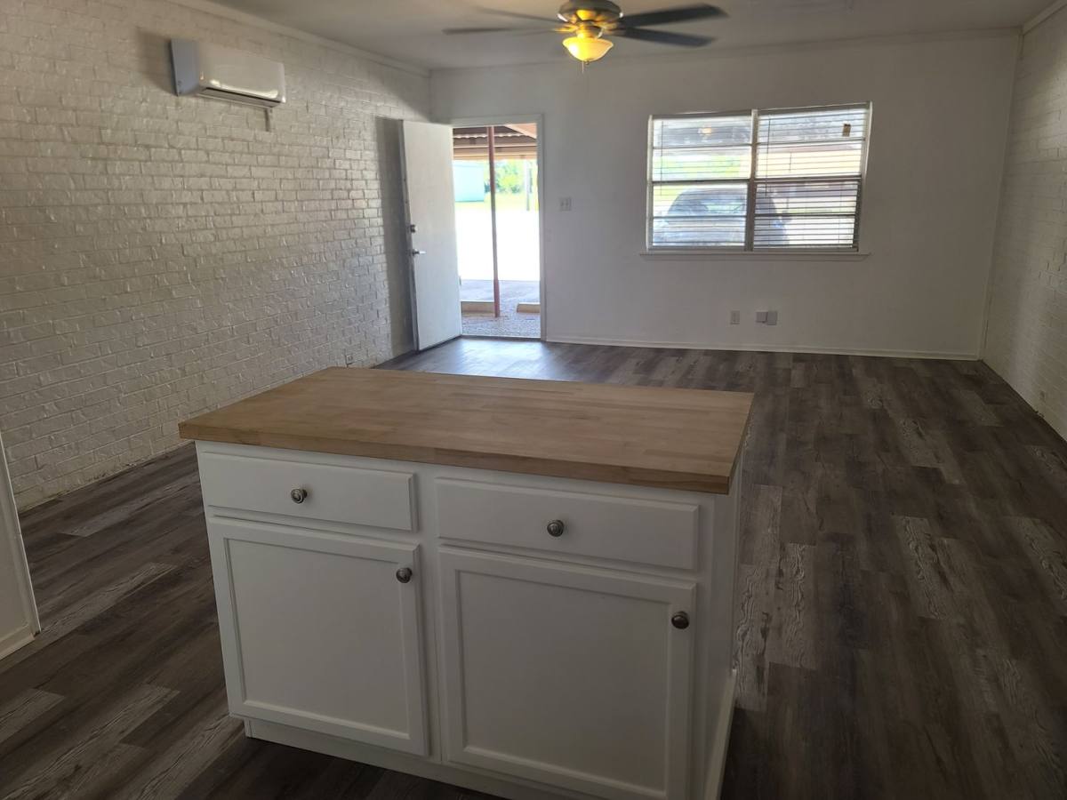 Apartment for rent at 804 E Hall, Bangs, TX 76823