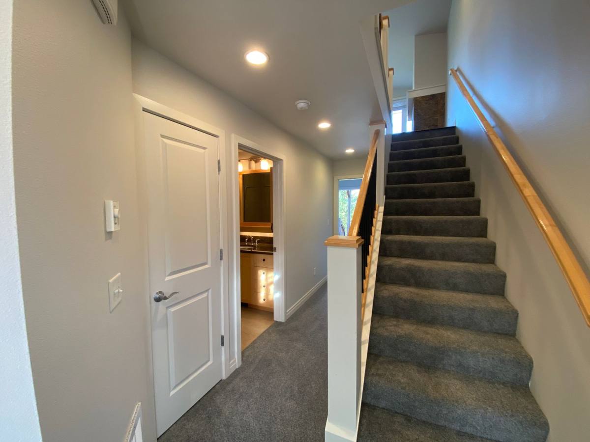 Townhouse for rent at 14487 147th Place NE, Woodinville, WA 98072