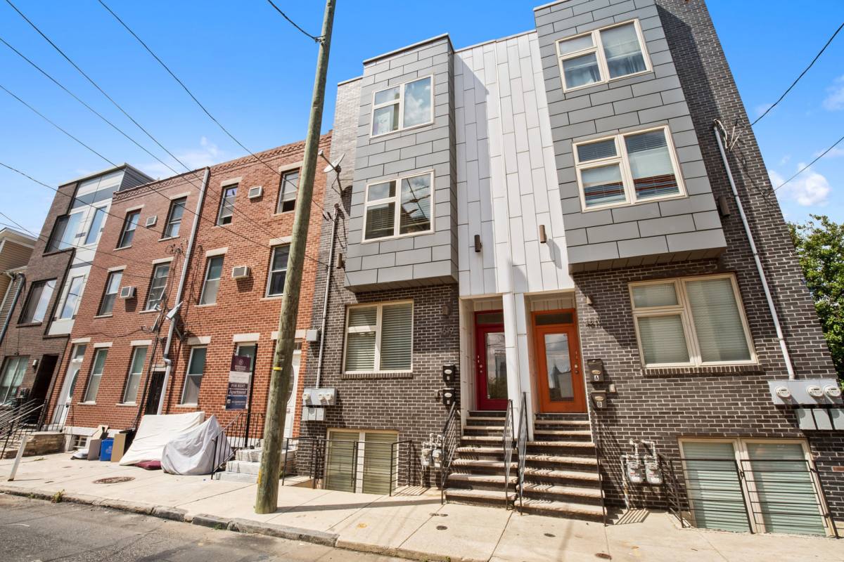 Apartment for rent at 1619 Ogden St, Philadelphia, PA 19130