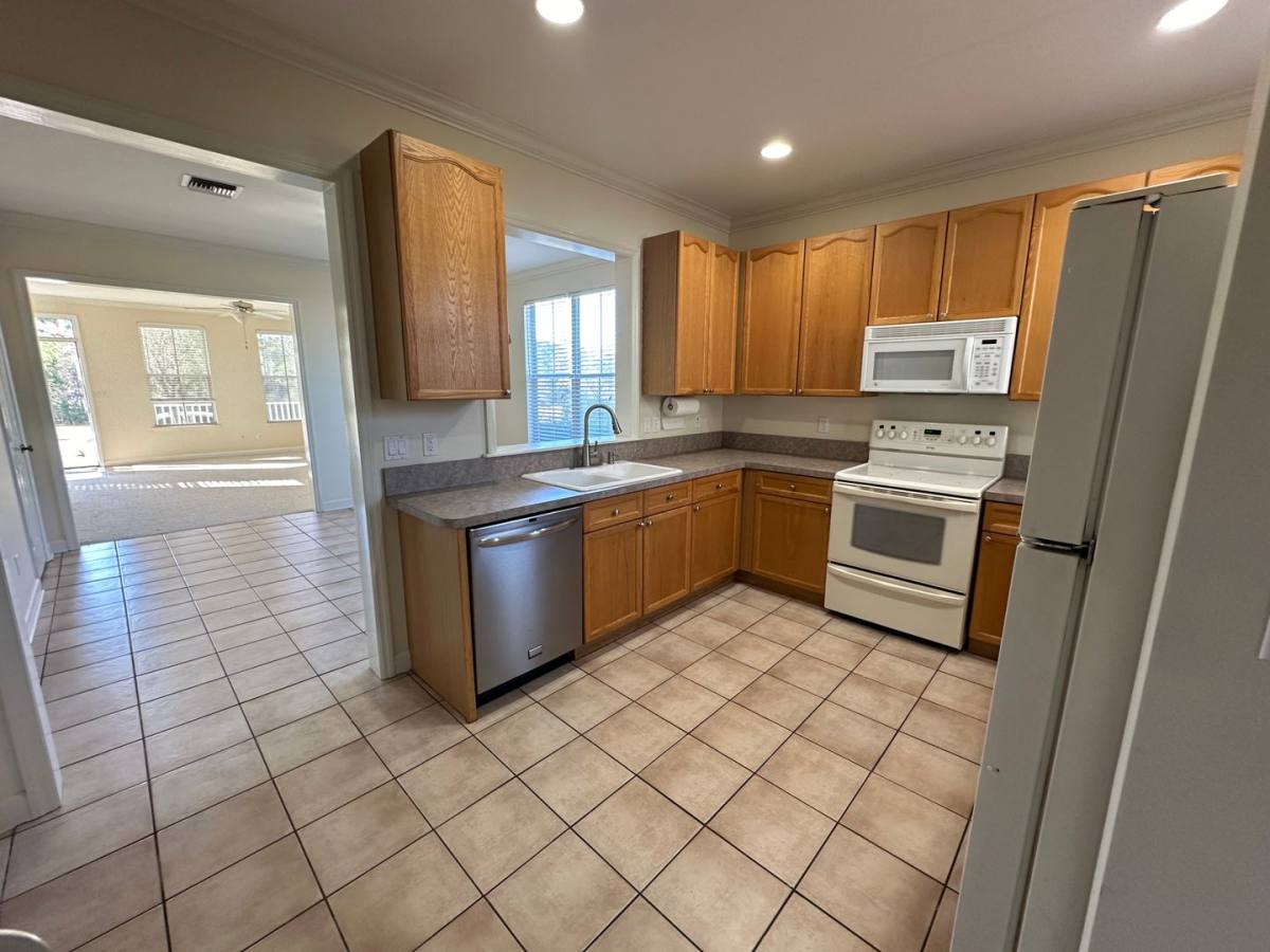 Apartment for rent at 3659 Longfellow Dr, Tallahassee, FL 32311