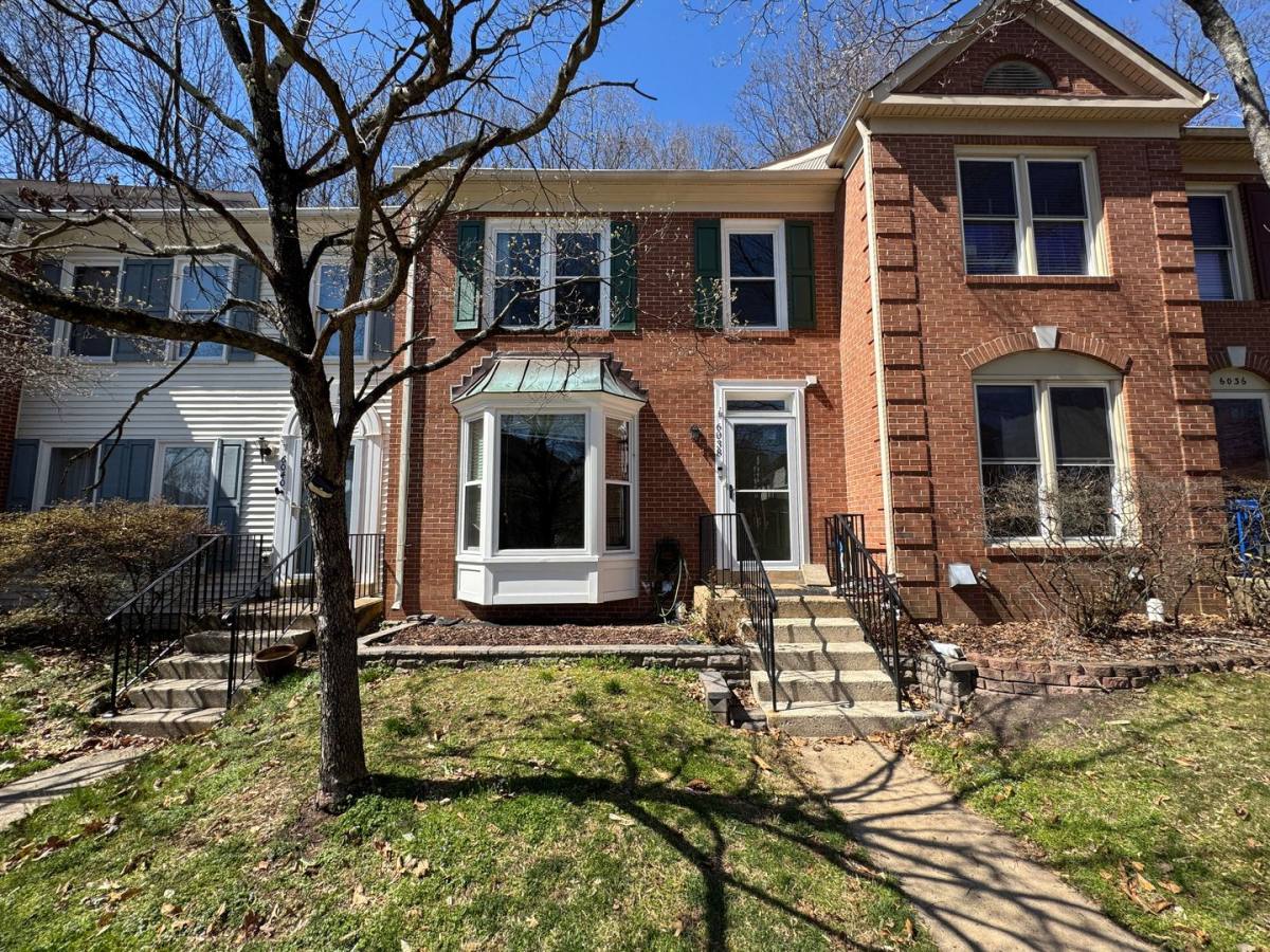 Townhouse for rent at 6038 Rockton Court, Centreville, VA 20121