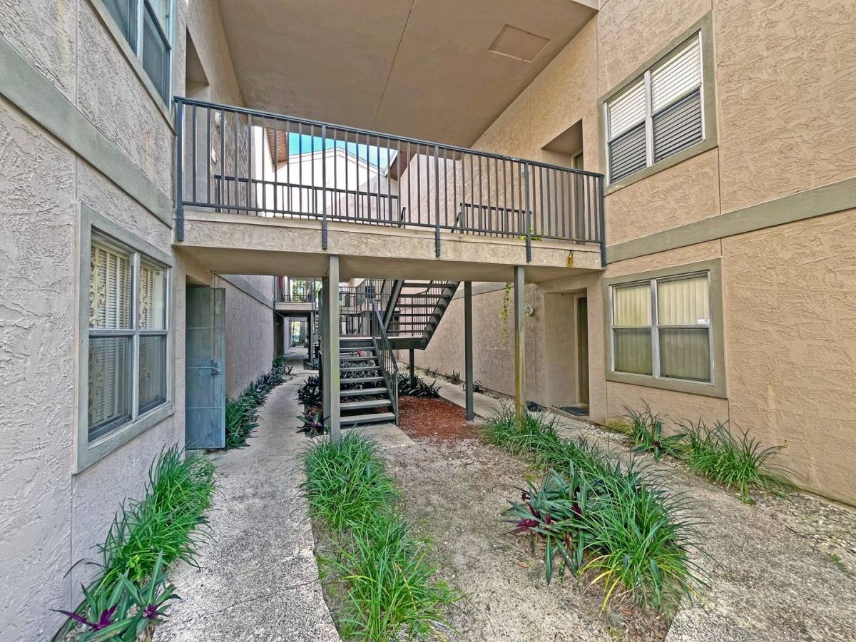 Apartment for rent at 4207 Winding Moss Trail, Tampa, FL 33613