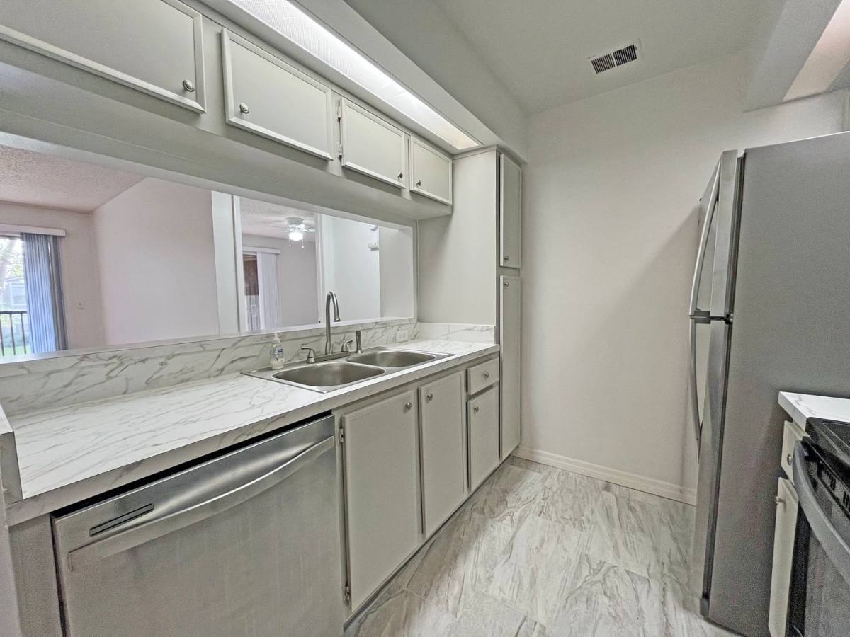 Apartment for rent at 4207 Winding Moss Trail, Tampa, FL 33613