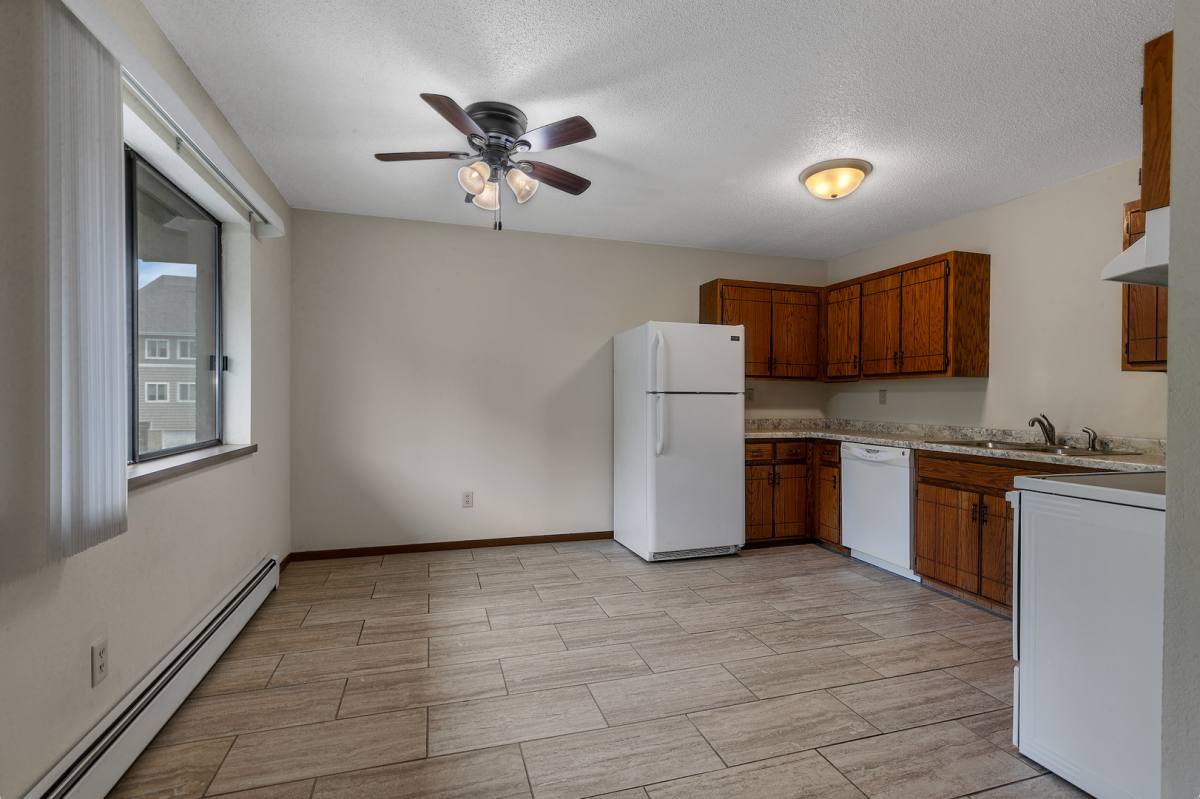 Apartment for rent at 975 Summit Ave N, Sauk Rapids, MN 56379