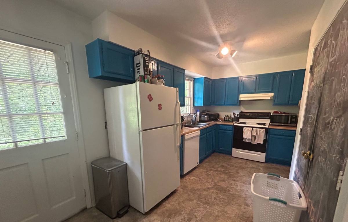Apartment for rent at 1223-1227 Carlton Ave, Raleigh, NC 27606