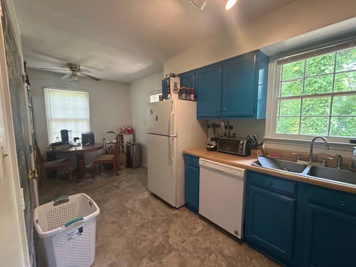 Apartment for rent at 1223-1227 Carlton Ave, Raleigh, NC 27606