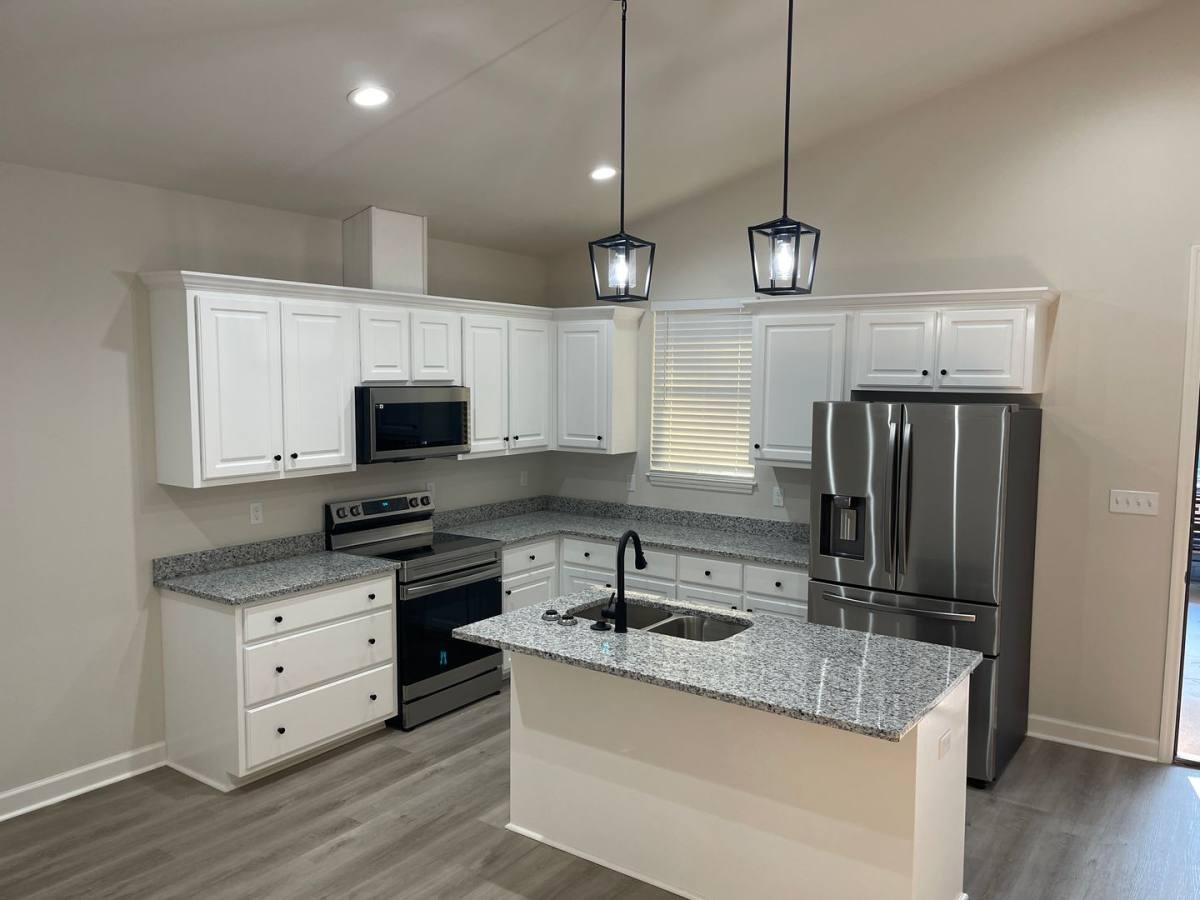 House for rent at 9 Lake Ellen Dr, Crawfordville, FL 32327