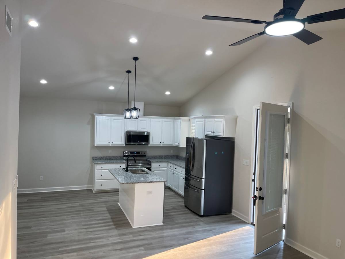 House for rent at 9 Lake Ellen Dr, Crawfordville, FL 32327
