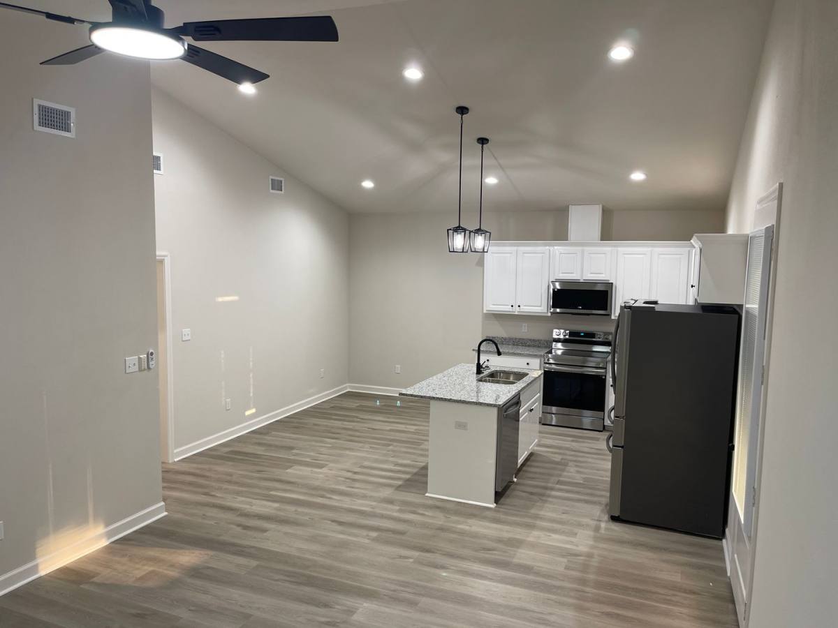 House for rent at 9 Lake Ellen Dr, Crawfordville, FL 32327