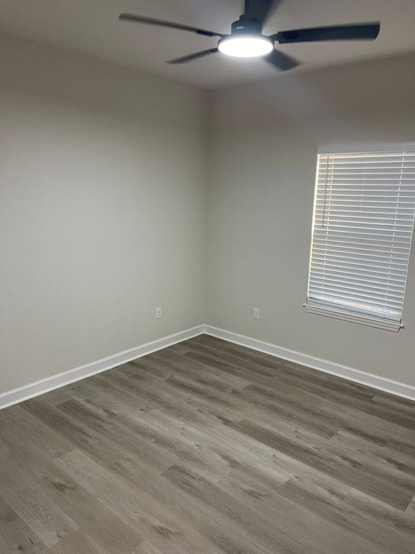 House for rent at 9 Lake Ellen Dr, Crawfordville, FL 32327