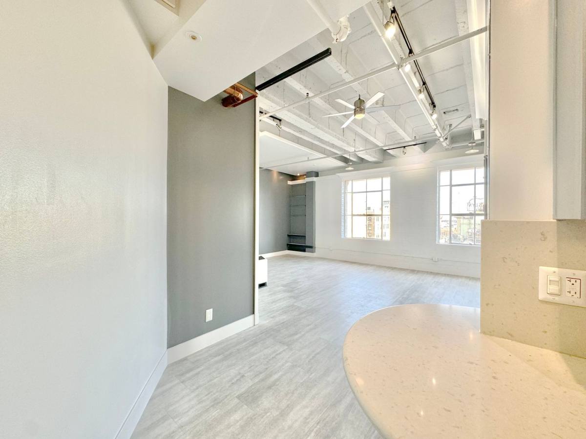 Apartment for rent at 312 W 5th St, Los Angeles, CA 90013