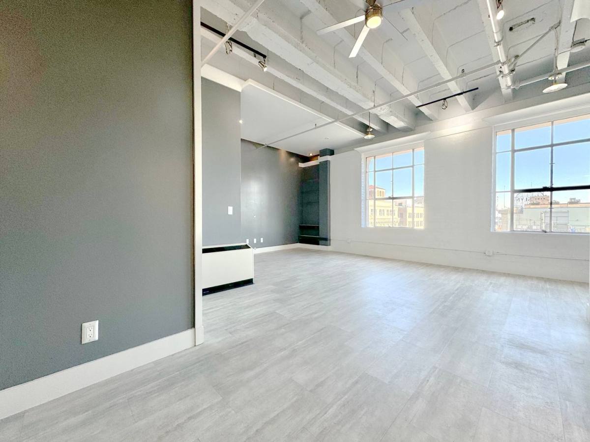 Apartment for rent at 312 W 5th St, Los Angeles, CA 90013