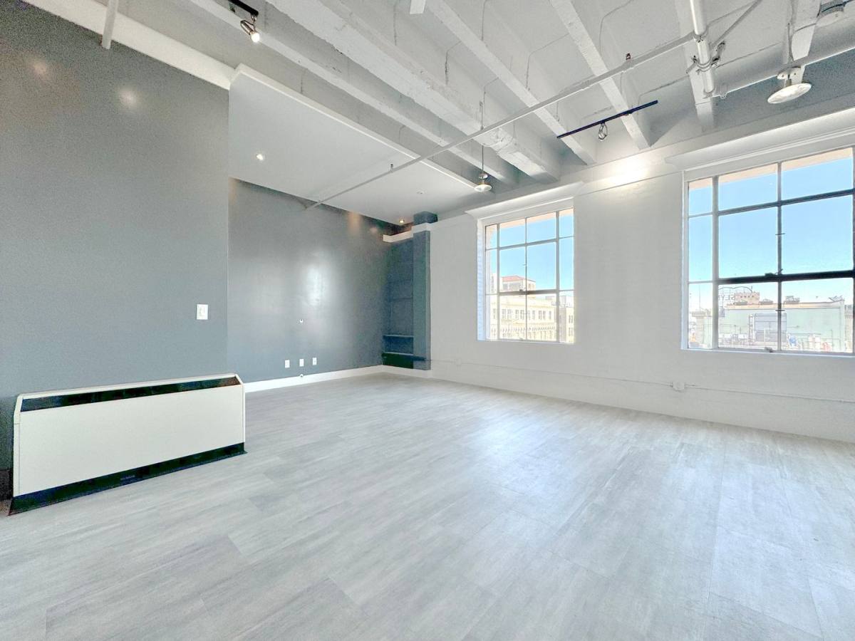 Apartment for rent at 312 W 5th St, Los Angeles, CA 90013