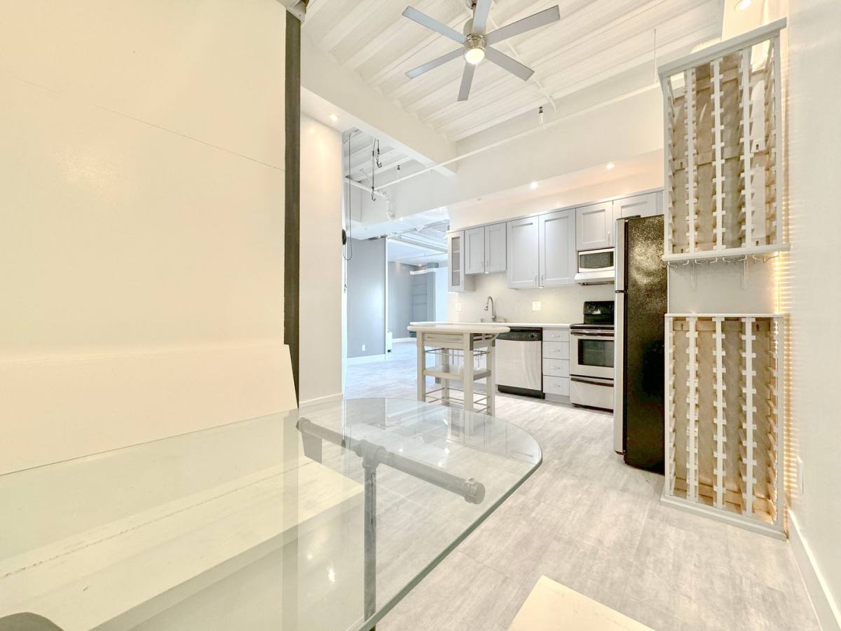 Apartment for rent at 312 W 5th St, Los Angeles, CA 90013