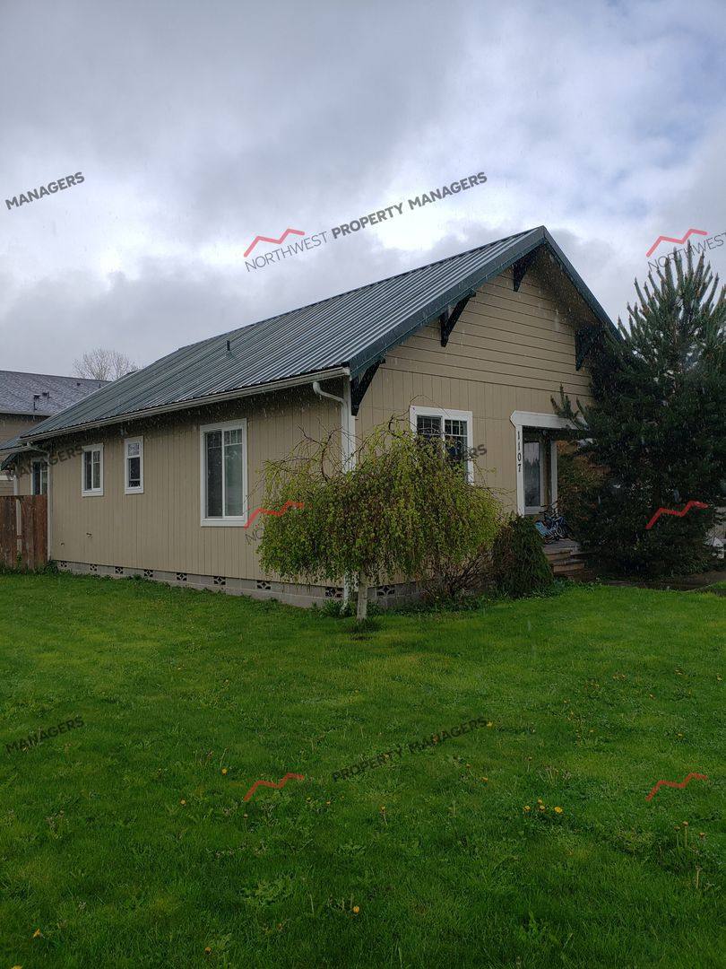 House for rent at 1107 Woodland Ave, Centralia, WA 98531