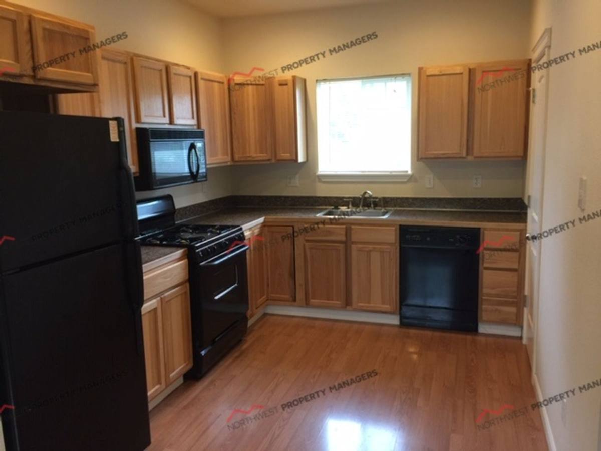House for rent at 1107 Woodland Ave, Centralia, WA 98531