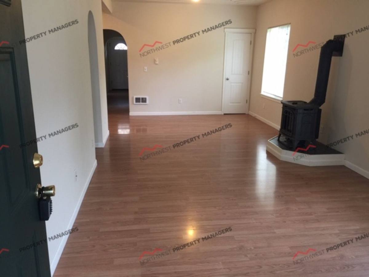 House for rent at 1107 Woodland Ave, Centralia, WA 98531