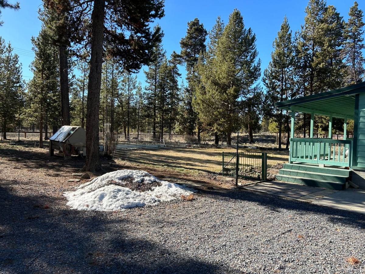 House for rent at 52405 Antler Lane, La Pine, OR 97739