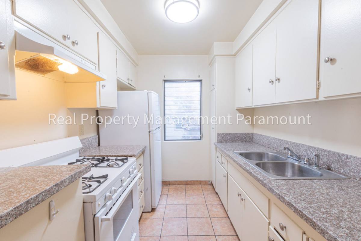 Apartment for rent at 3369 Vinton Ave, Los Angeles, CA 90034