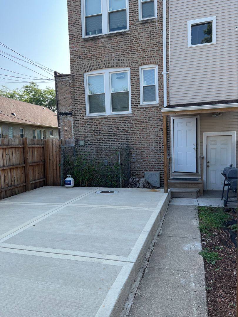 Apartment for rent at 2102 S Central Park Ave, Chicago, IL 60623