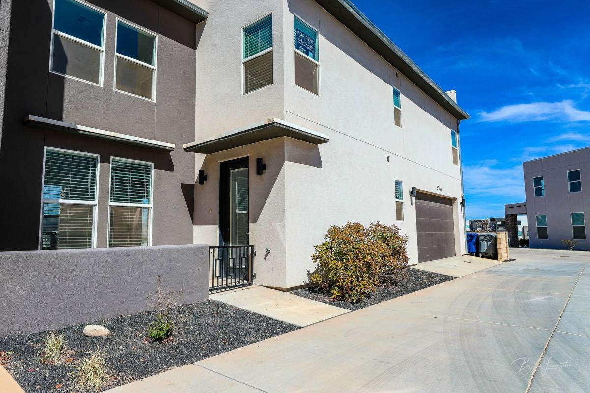 House for rent at 5544 S Ochre Lane, Saint George, UT 84790
