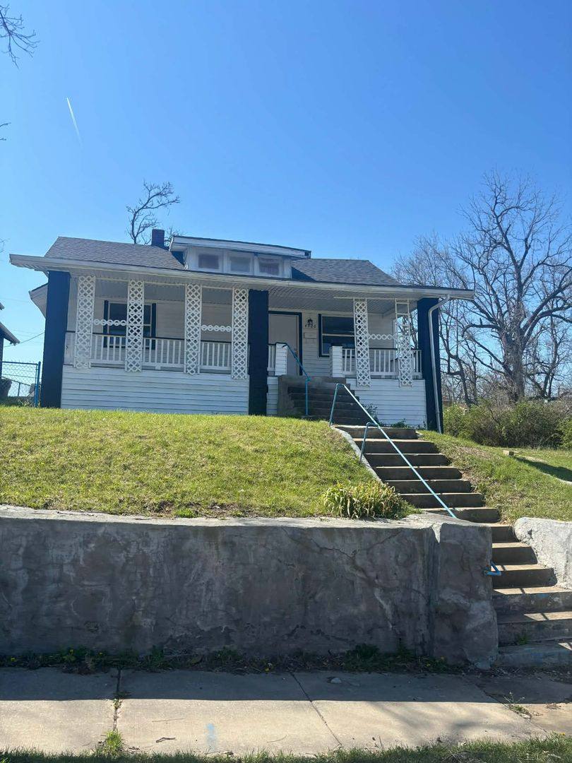 House for rent at 4925 Garfield Ave, Kansas City, MO 64130