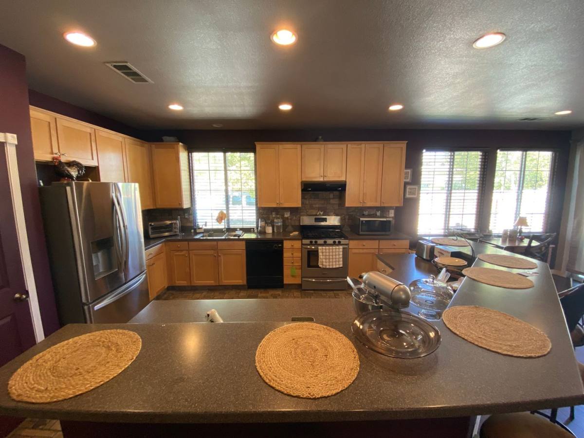 House for rent at 2306 N Rock Creek Dr, Los Banos, CA 93635