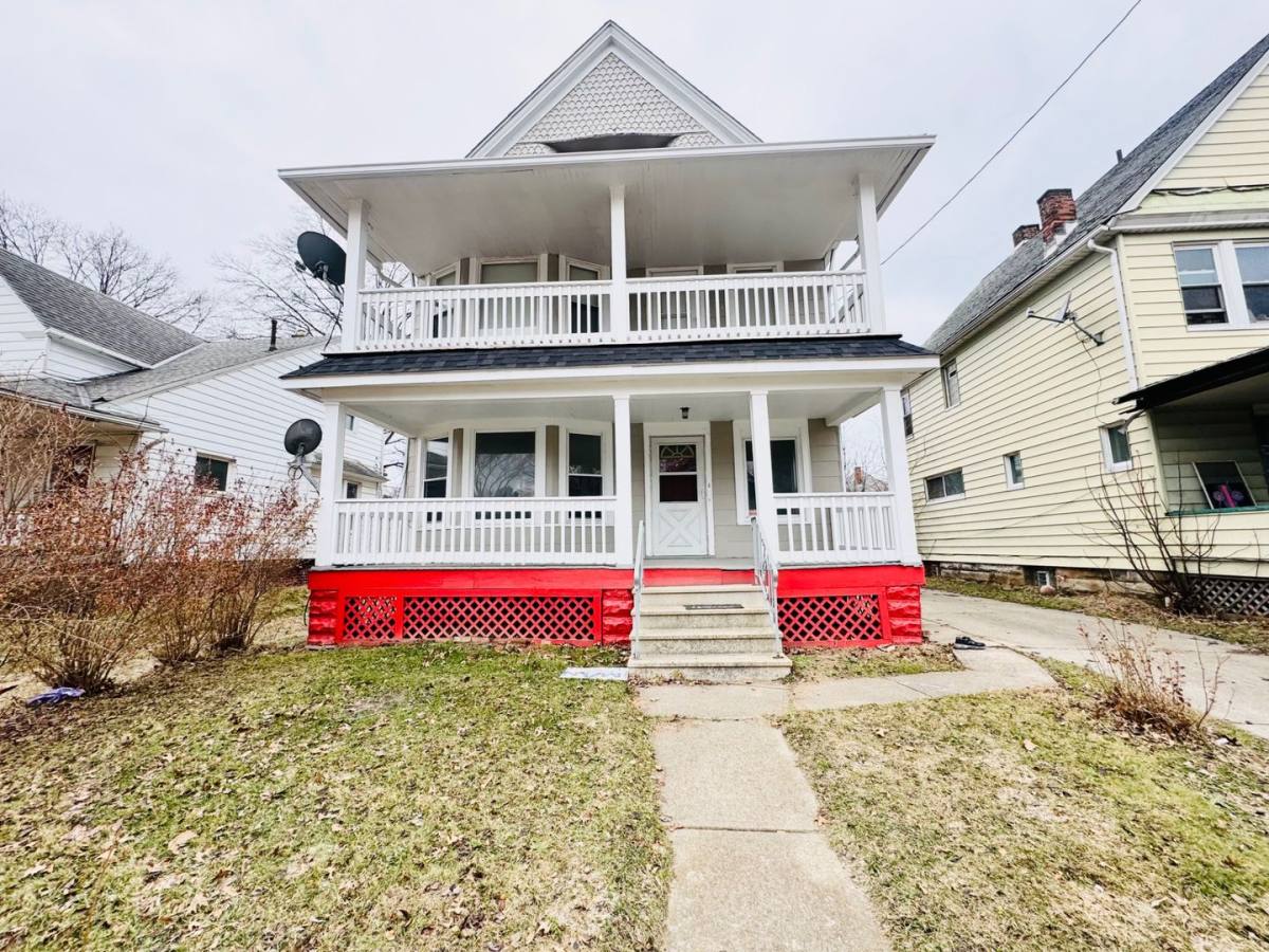 Apartment for rent at 692 E 128 St, Cleveland, OH 44108