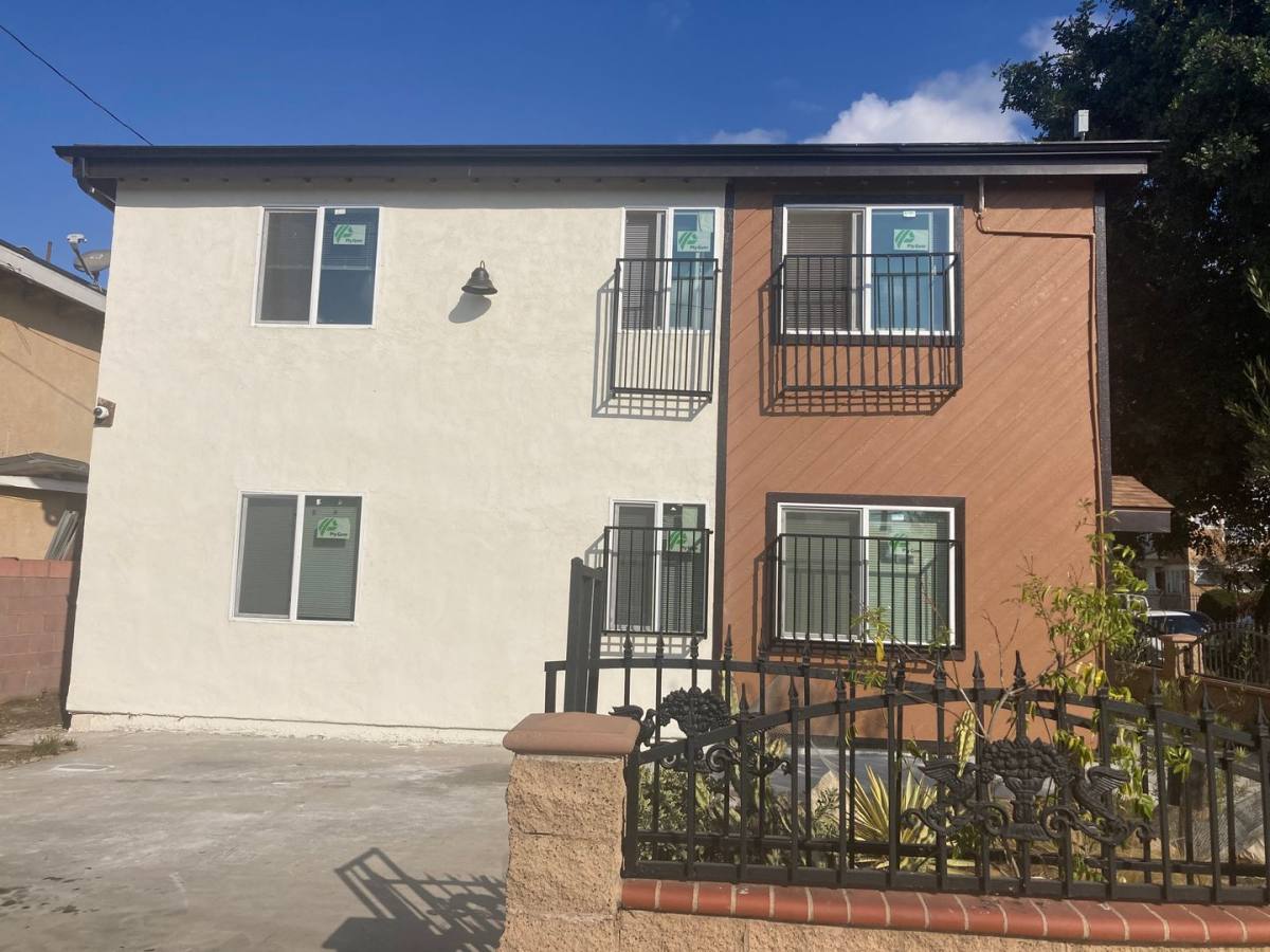 Apartment for rent at 1903 Henderson Ave, Long Beach, CA 90806