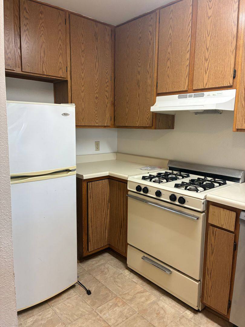 Apartment for rent at 725 Magnolia Ave, Long Beach, CA 90813