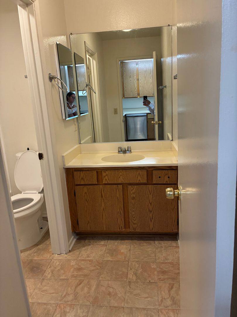 Apartment for rent at 725 Magnolia Ave, Long Beach, CA 90813