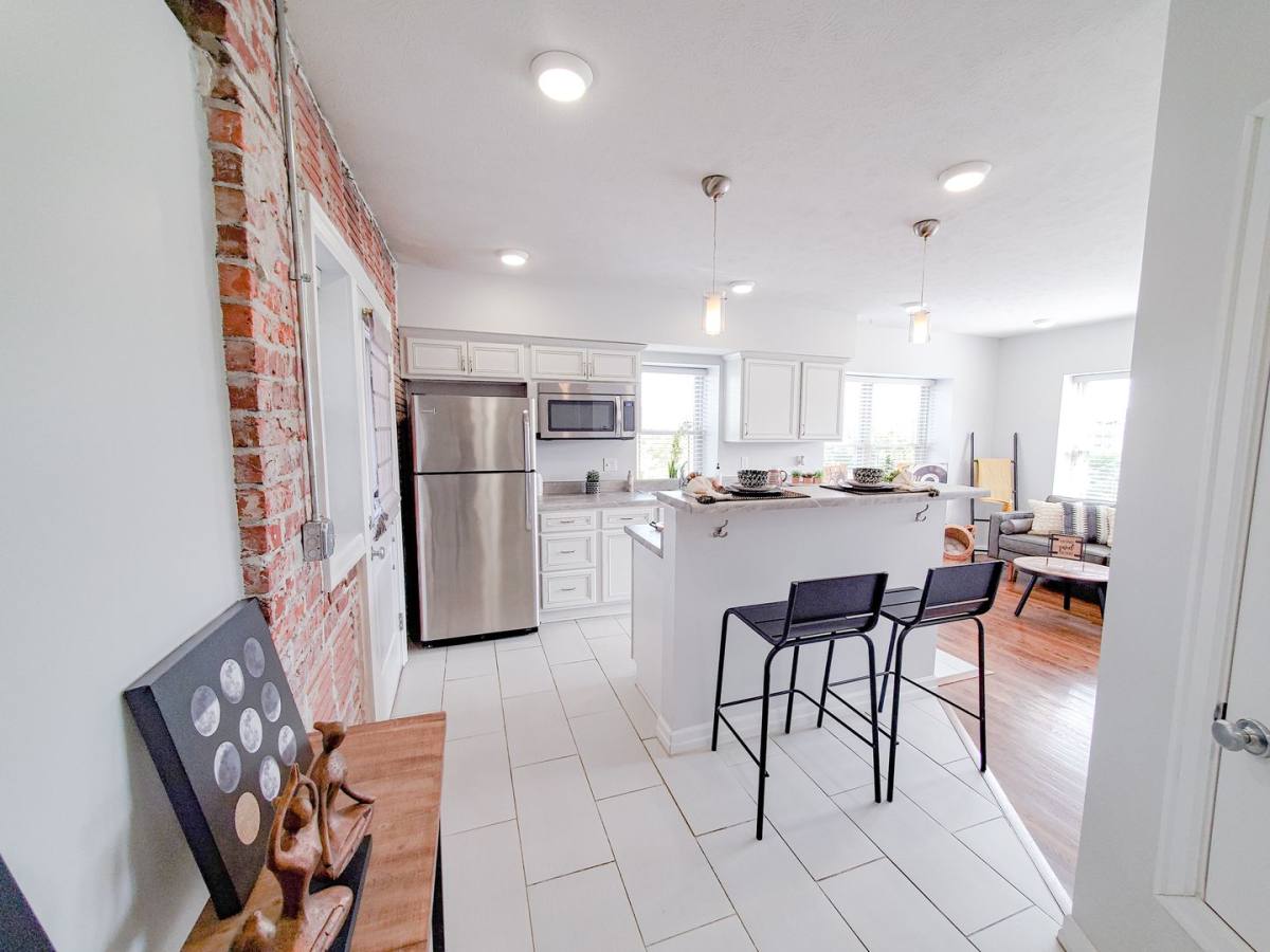 Apartment for rent at 528 S 29th St, Omaha, NE 68105