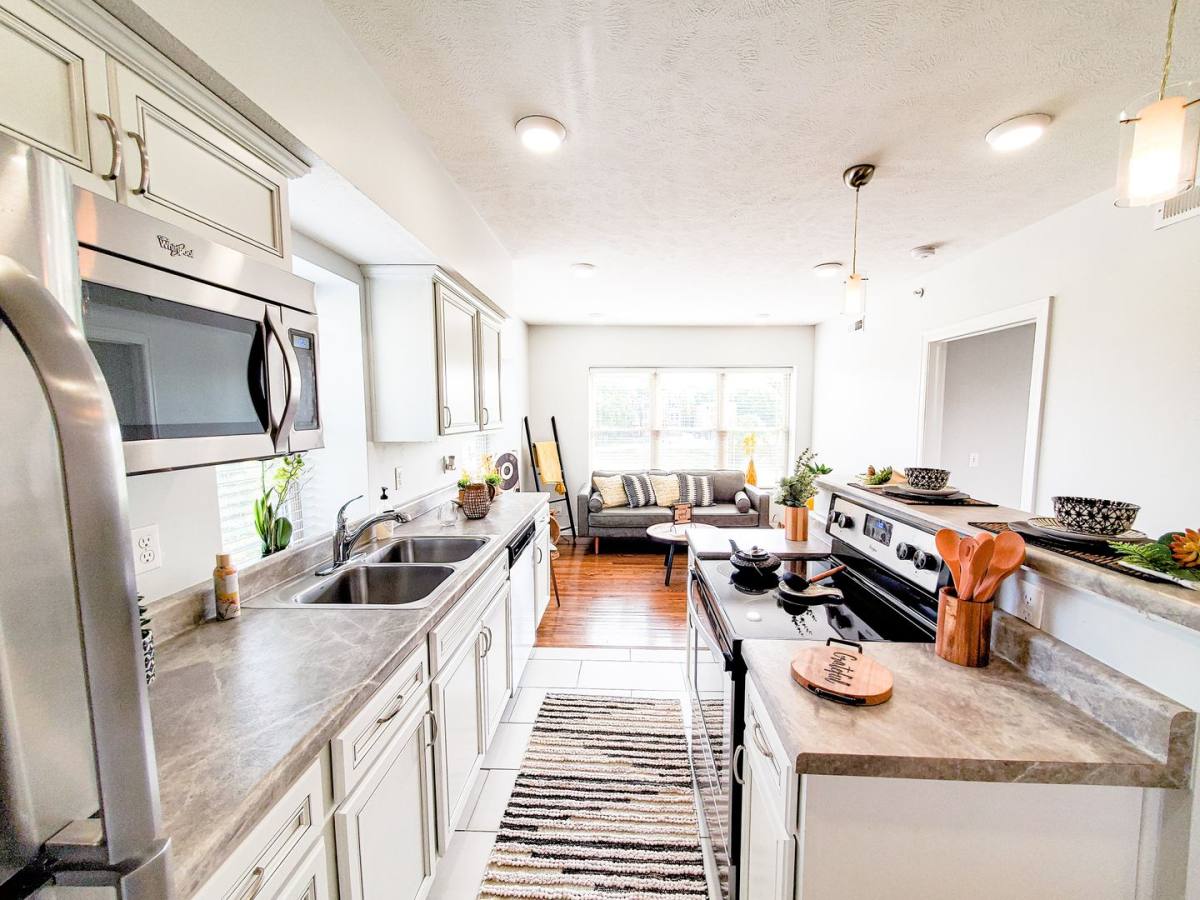 Apartment for rent at 528 S 29th St, Omaha, NE 68105
