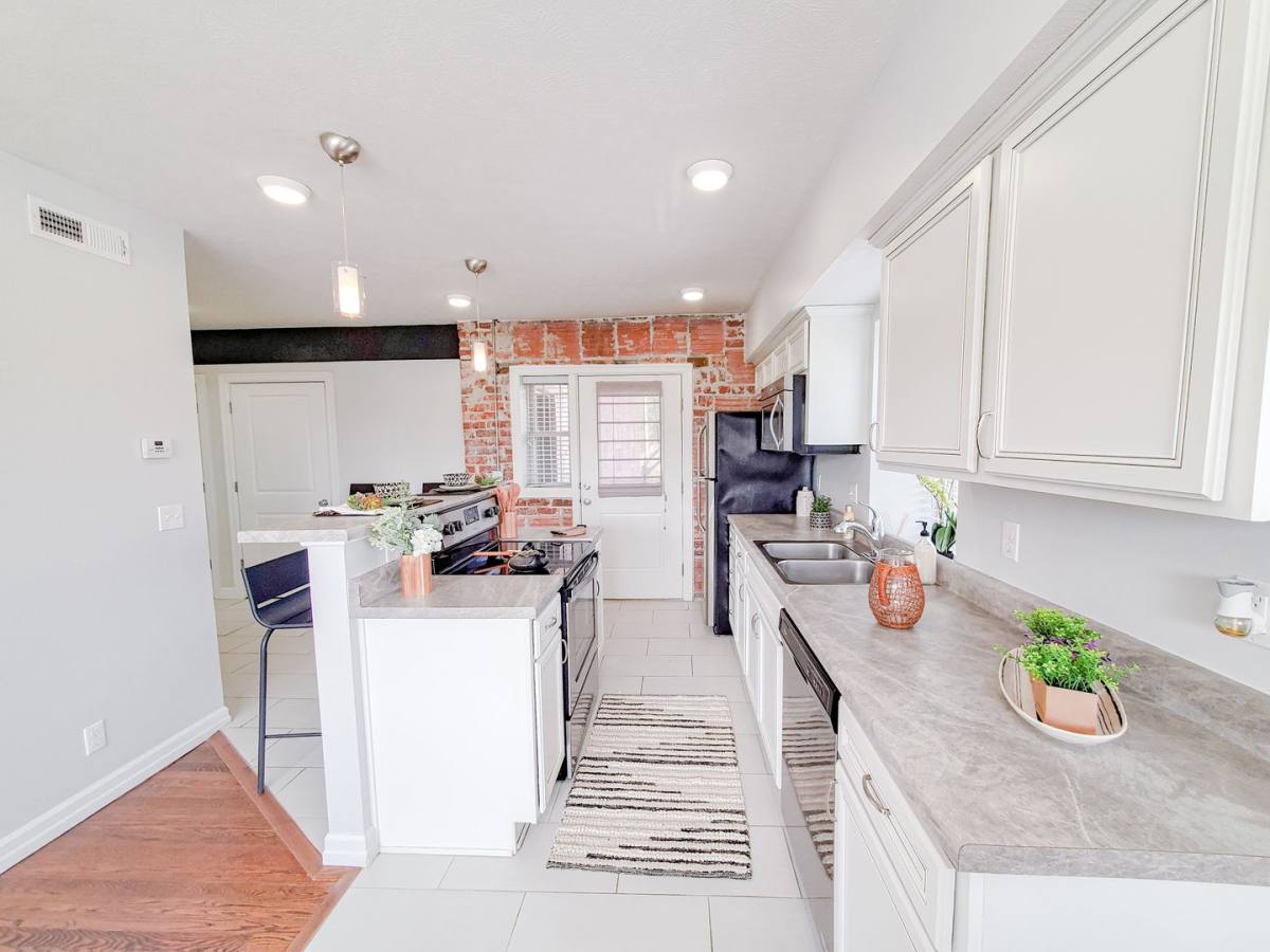 Apartment for rent at 528 S 29th St, Omaha, NE 68105
