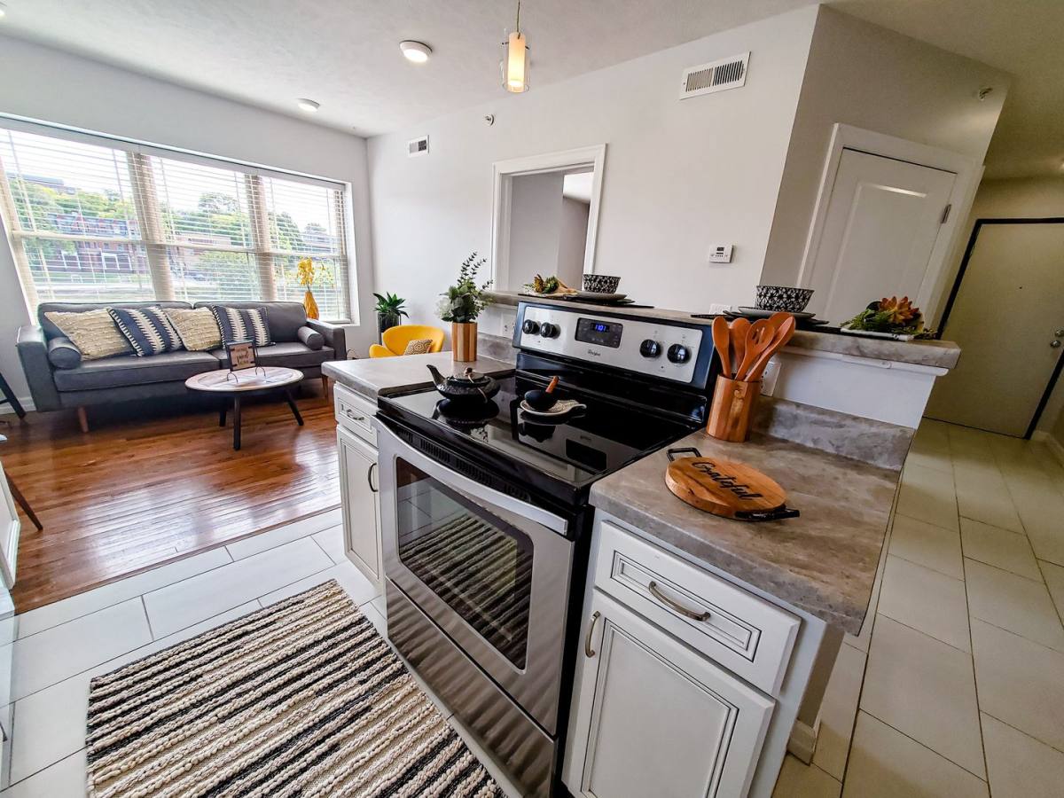 Apartment for rent at 528 S 29th St, Omaha, NE 68105