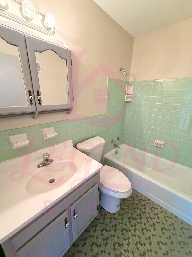 Apartment for rent at 3720 Brown Rd, Saint Louis, MO 63114