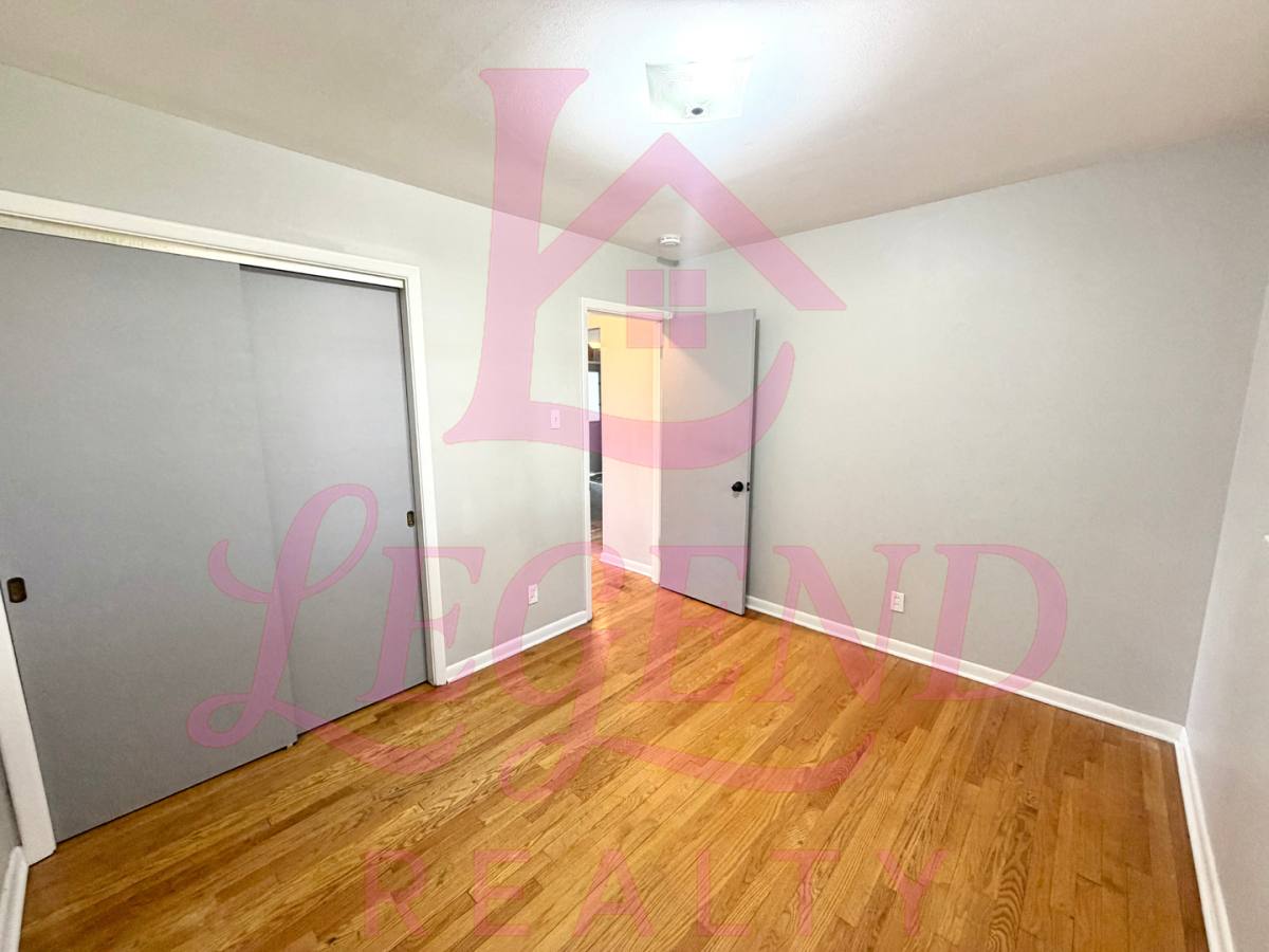 Apartment for rent at 3720 Brown Rd, Saint Louis, MO 63114