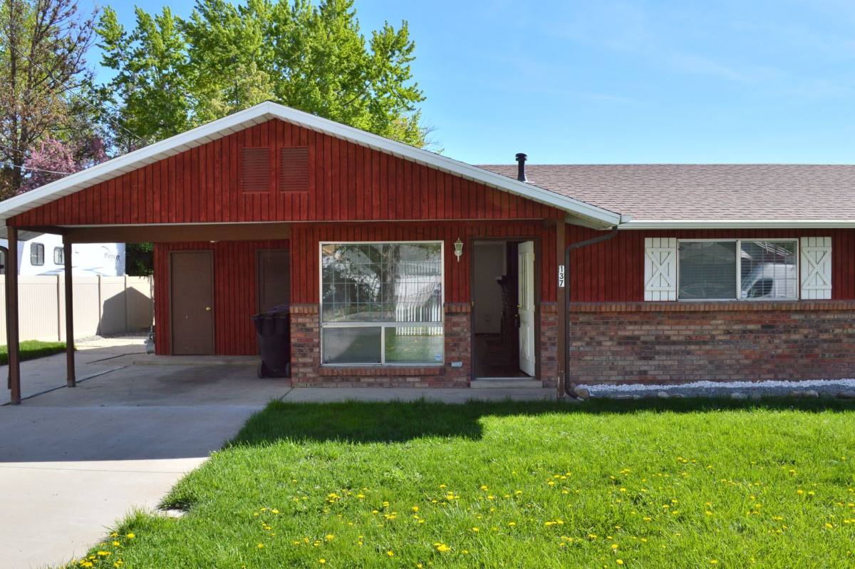 Apartment for rent at 137 W Walton Lane, Centerville, UT 84014